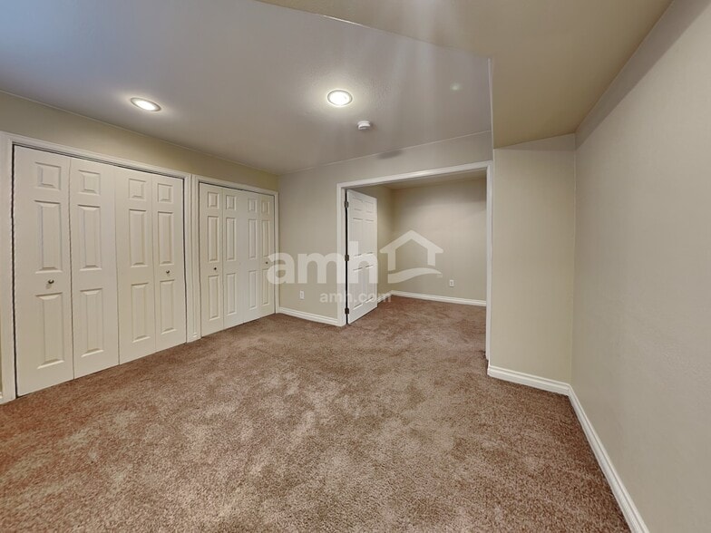 Building Photo - 285 Octillo St