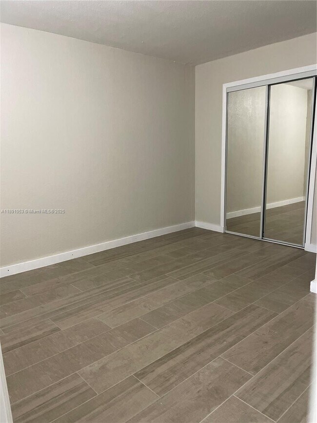 Building Photo - 6620 Miami Lakes Dr