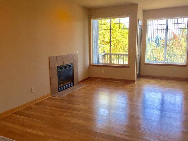 Building Photo - 3 bedroom in Seattle WA 98115