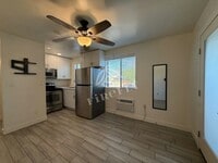 Building Photo - 1695 E Indianola Ave