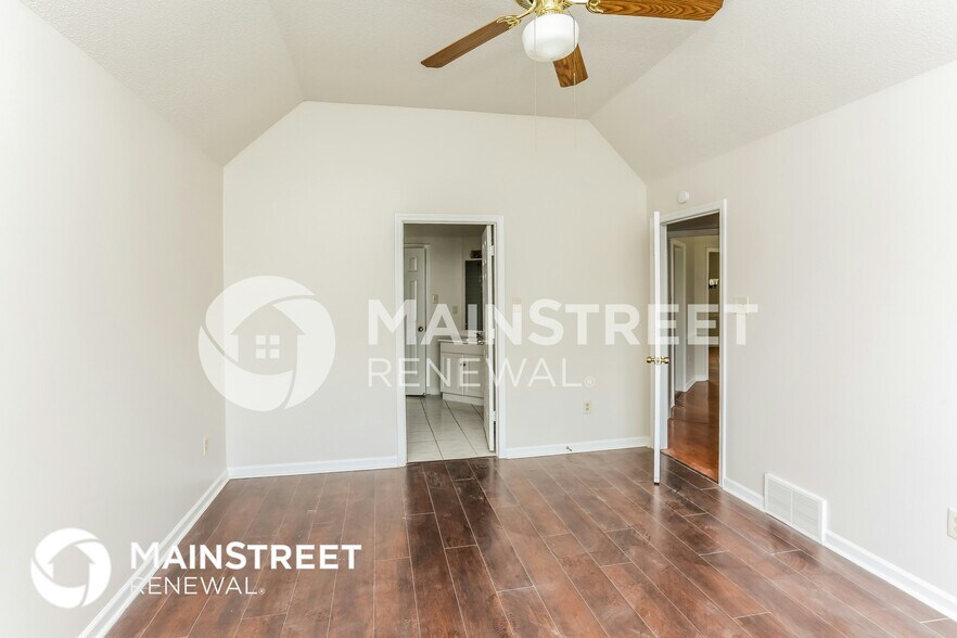Building Photo - 4111 Meadow Ct Dr