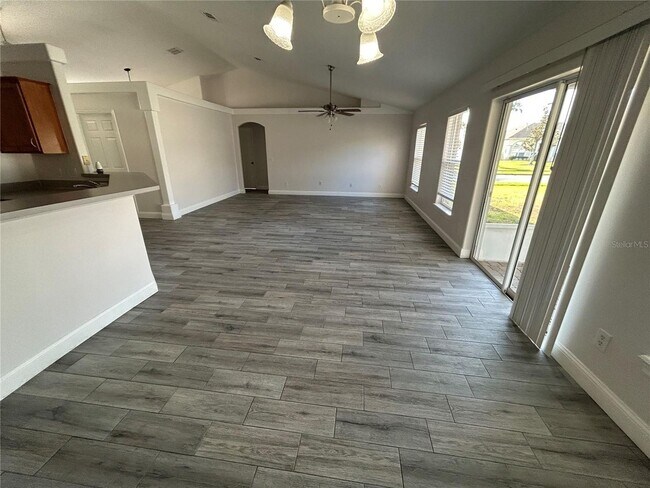 Building Photo - Saint Cloud Home