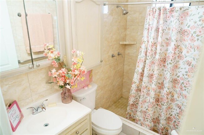 Building Photo - 19 Barnes St