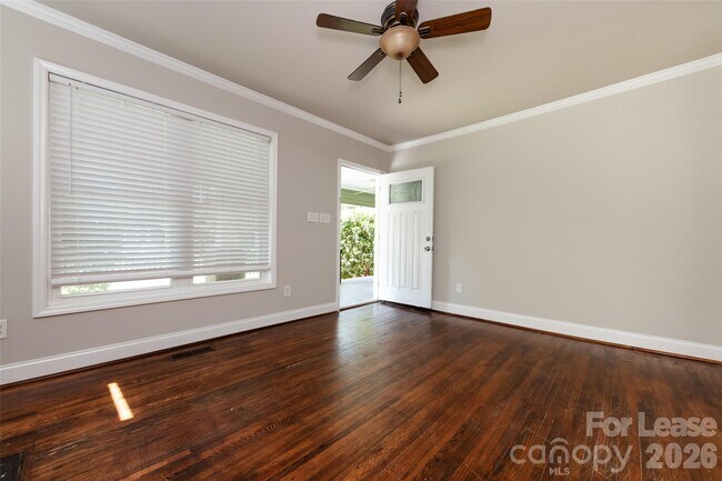 Building Photo - 1225 Kennon St