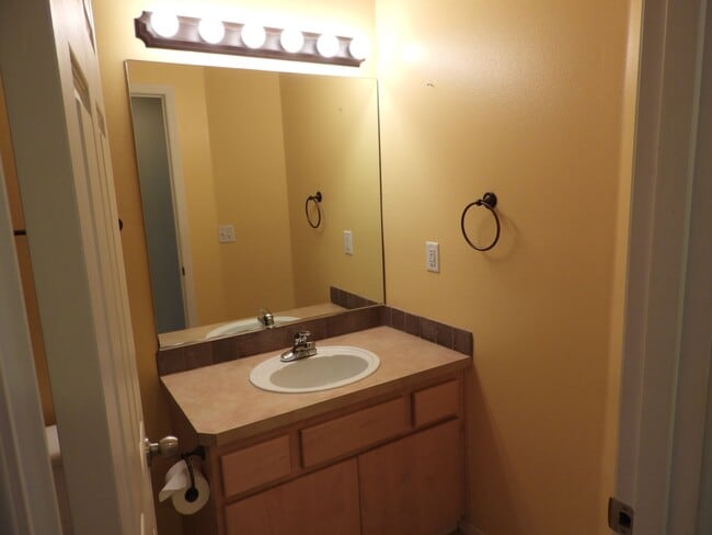 Building Photo - Cascadia Village Ranch Style Home - Moments from Downtown Sandy