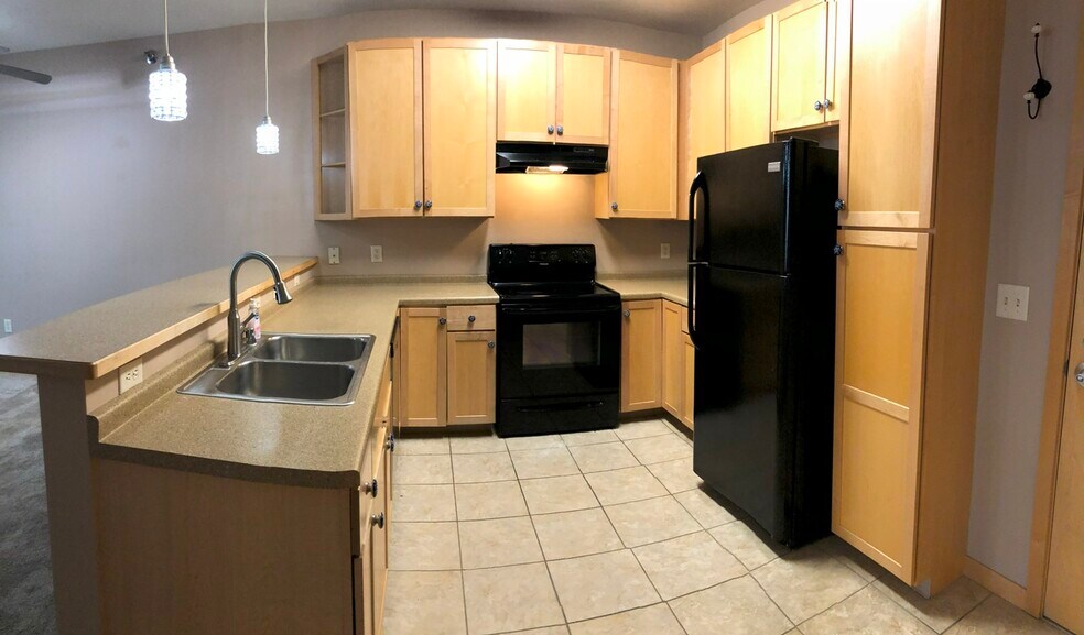 Kitchen - 201 E Lane St
