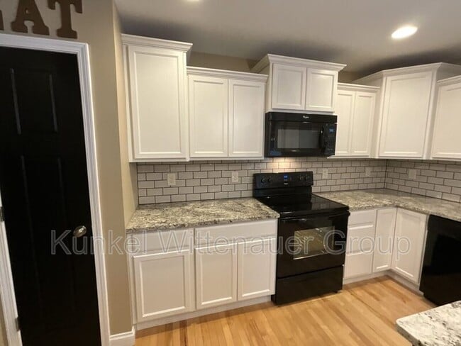 Building Photo - 2711 London Ln