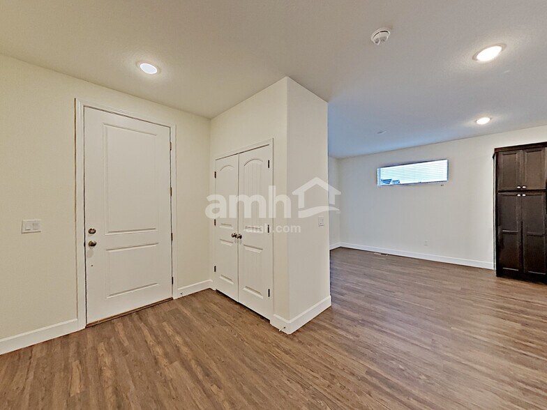 Building Photo - 4759 Crestone Peak St