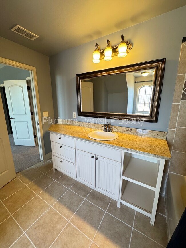 Building Photo - 1811 Traditions Way