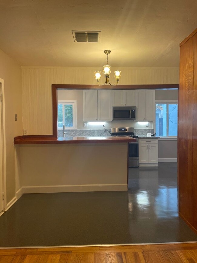 Building Photo - Single Family Home in East Sacramento