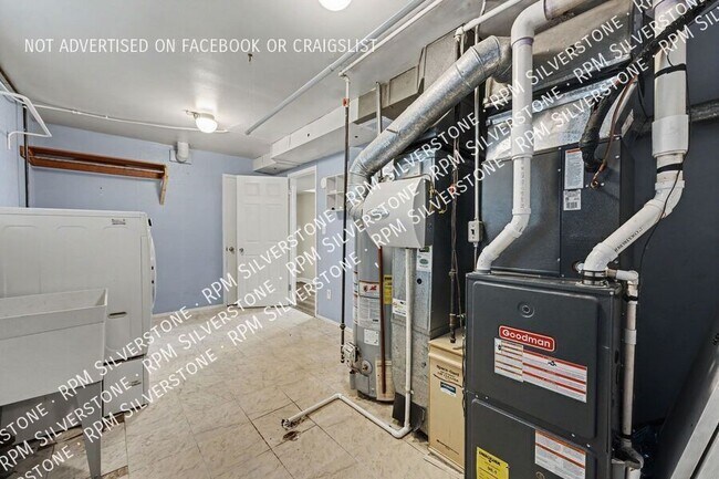 Building Photo - 547 Reed-