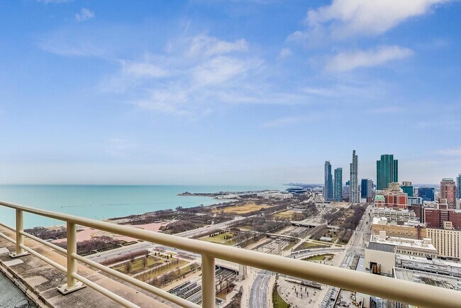 Building Photo - 310 S Michigan Ave