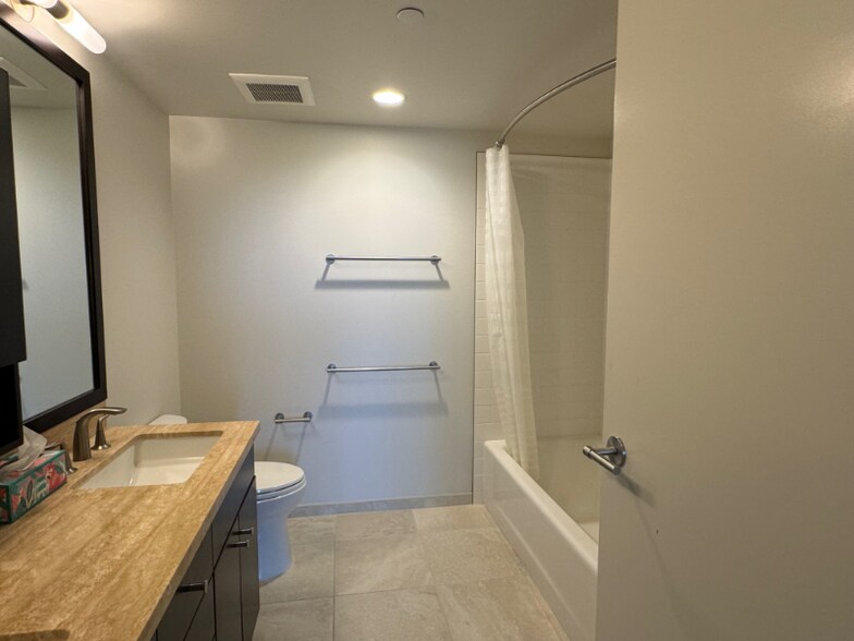 Building Photo - 1189 Waimanu St