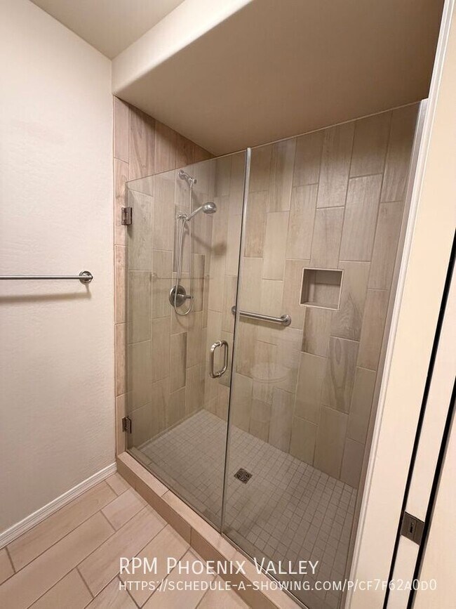 Building Photo - 17850 N 68th St