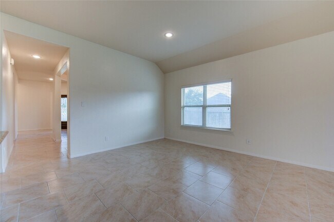 Building Photo - 734 Mill Spring Ct