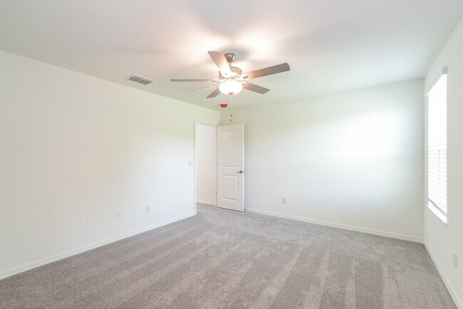 Building Photo - 2125 Skybrooke Blvd