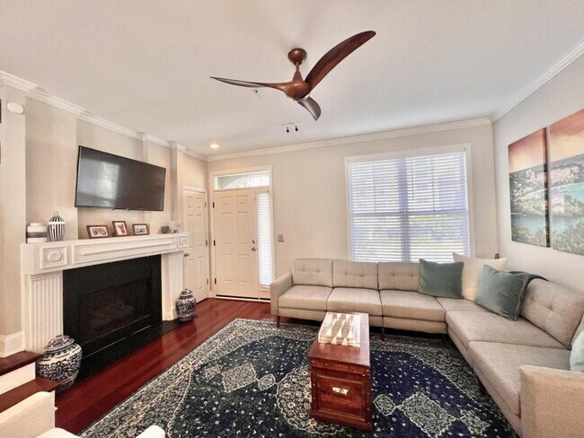 Building Photo - SUMMER SPECIAL - $500 off first month's rent!!