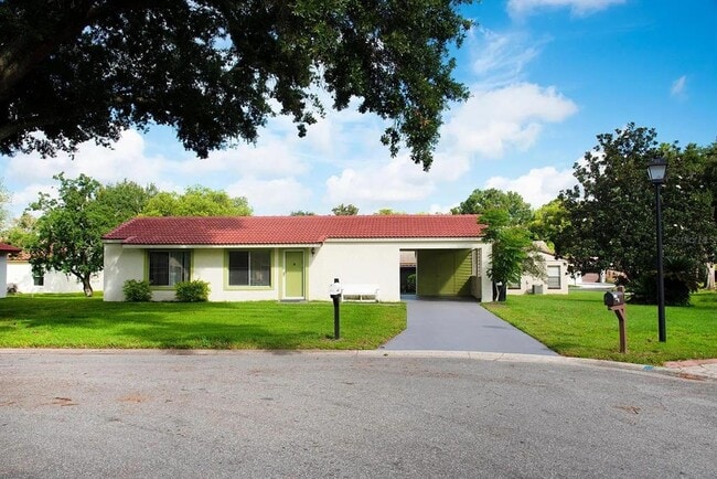 Primary Photo - 10116 Fairtree Ln