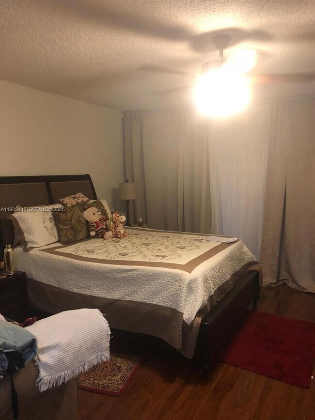 Building Photo - 1207 Bahama Bend