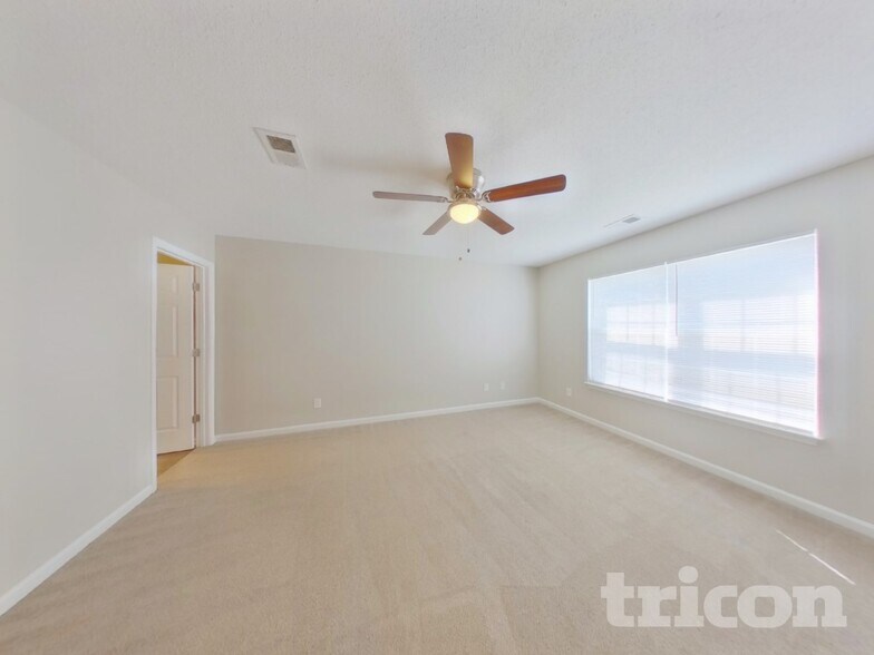 Building Photo - 500 Gingerbread Ct S