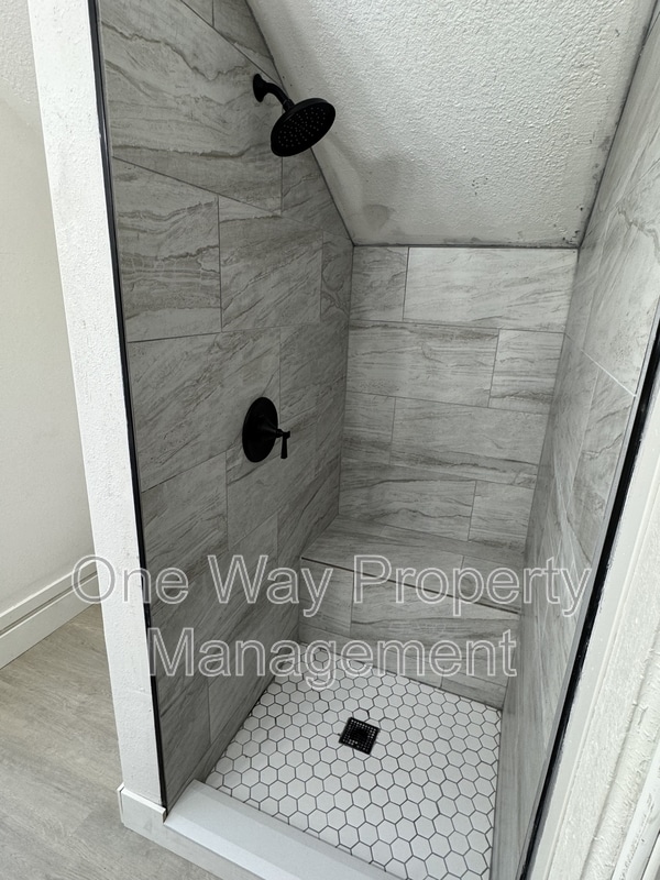 Building Photo - 1412 7th Ave