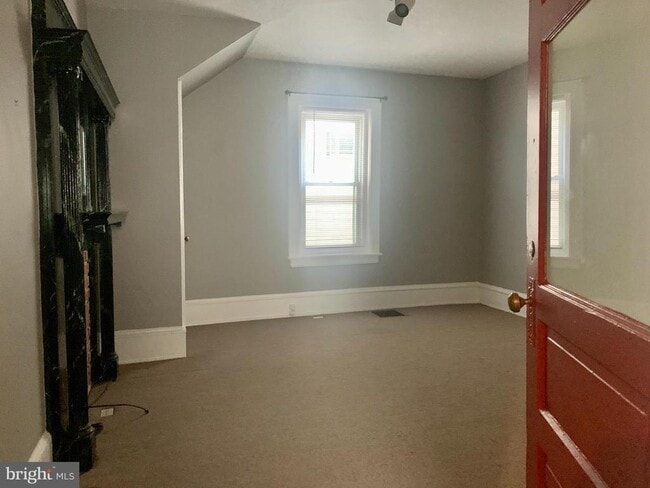 Building Photo - 340 Main St