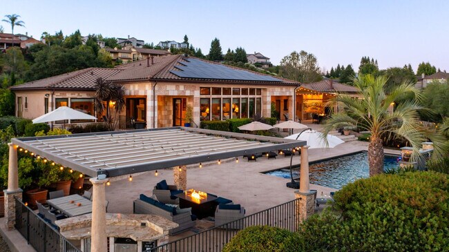 Building Photo - 3551 Kendell Hill Dr