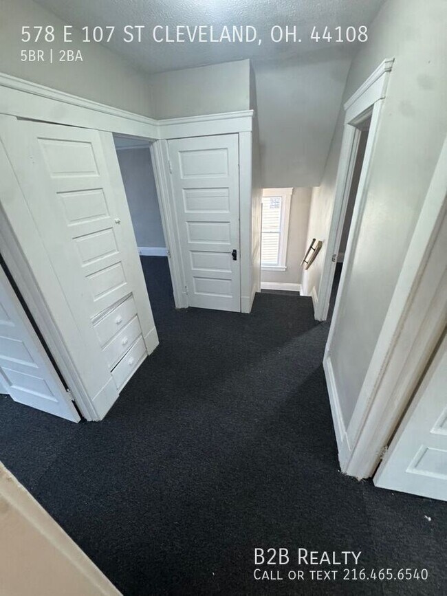 Building Photo - 578 E 107th St