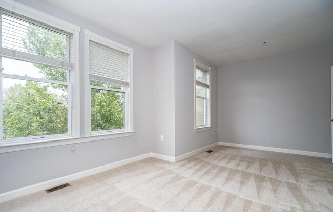 Building Photo - 1354 Monroe St NW