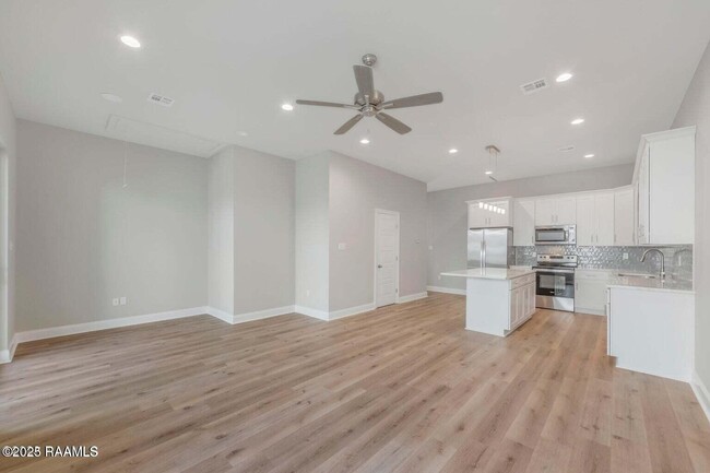 Building Photo - 116 Gadwall Dr