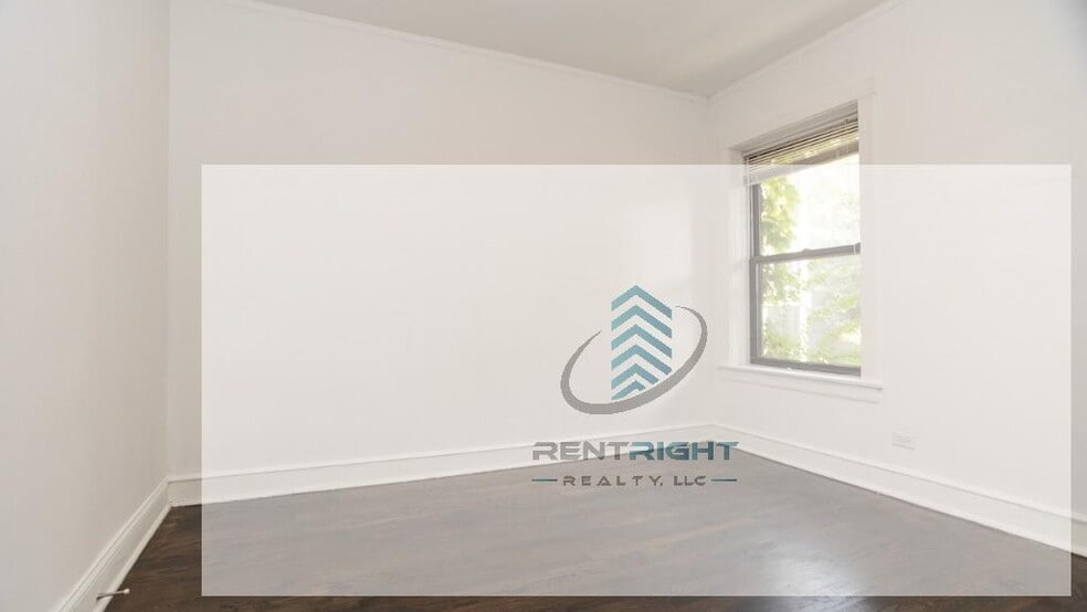 Building Photo - 3249 N Damen Ave