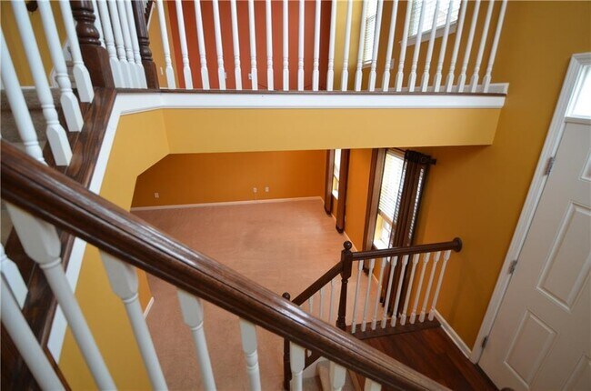 Building Photo - 13334 E Golden Gate Dr