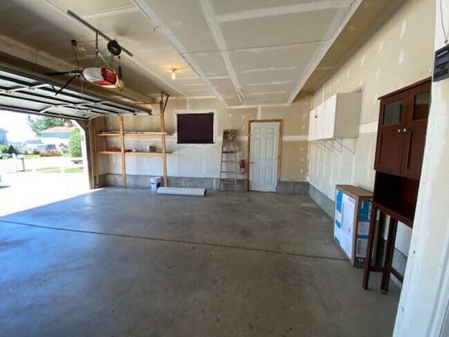 Building Photo - 2022 N 850 W