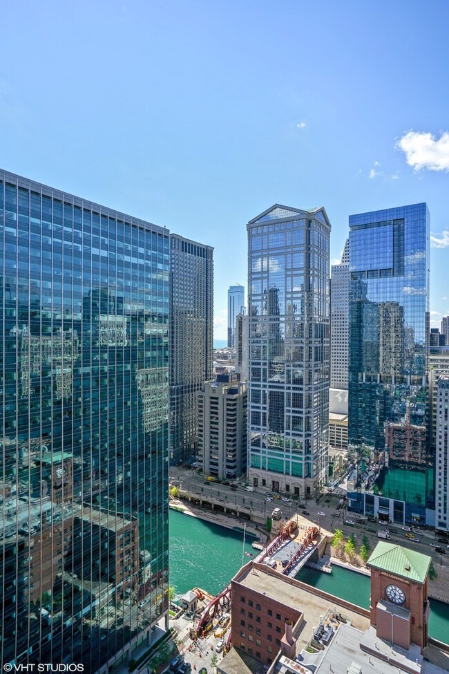 Building Photo - 345 N La Salle Dr