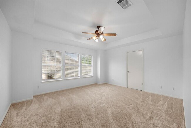 Building Photo - 15041 Calaveras Dr