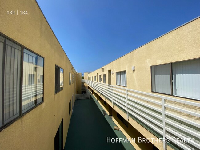 Building Photo - 2726 Abbot Kinney Blvd
