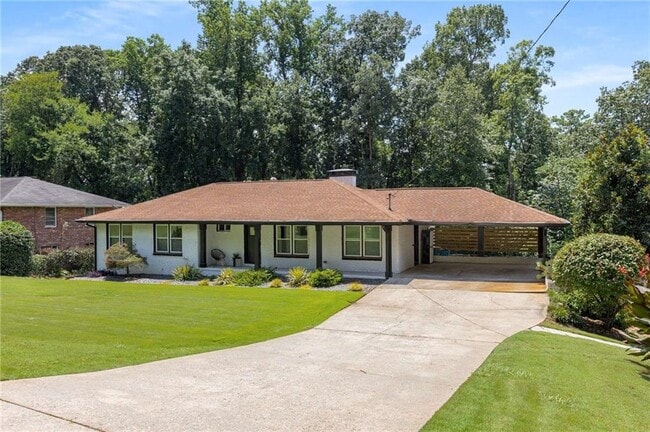 Building Photo - 2423 Sunset Dr NE