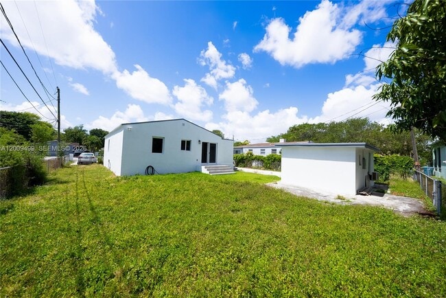 Building Photo - 1221 NW 75th St