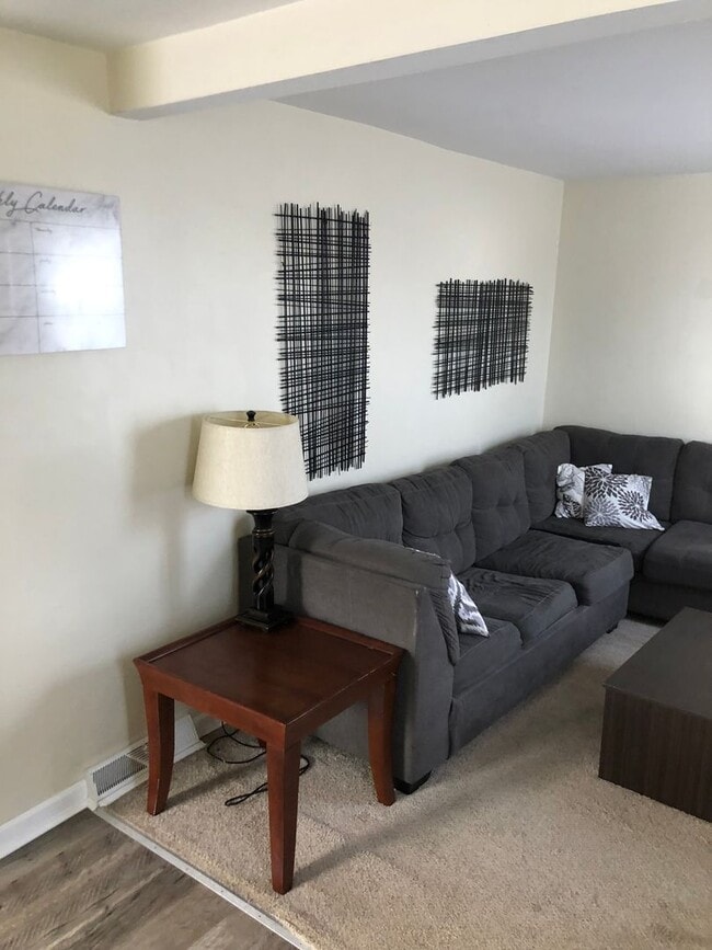 Building Photo - 618 Taft Ave