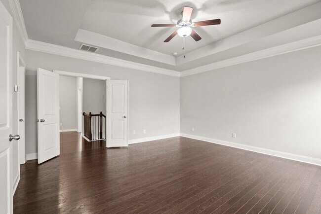 Building Photo - Townhouse - 4 Beds - 4 Bath