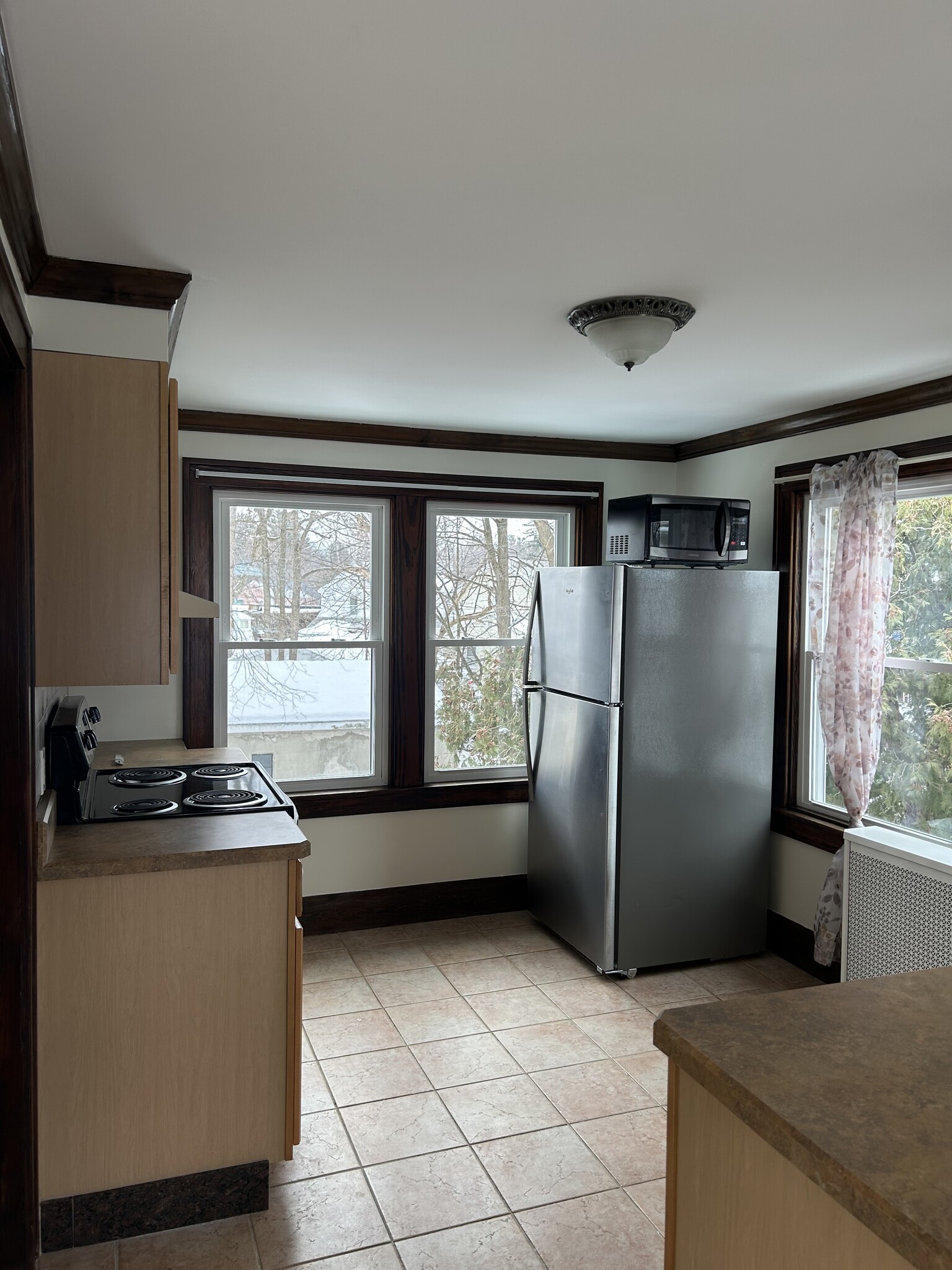 Kitchen - 414 Kenwood Ave