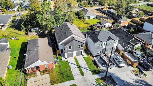 Building Photo - 7973 Joy St