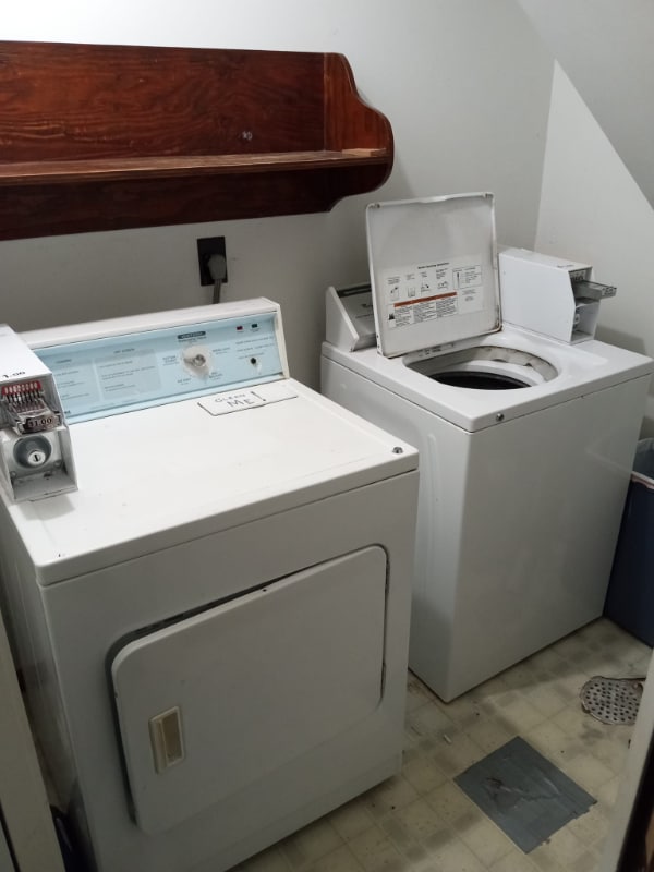 Building Photo - 4766 Wolverton Ln