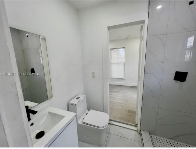 Building Photo - 1800 SW 3rd St