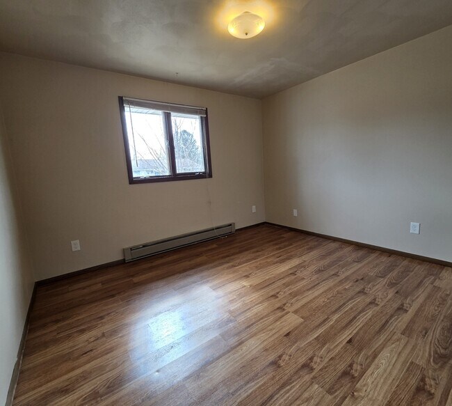 Building Photo - 1140-1142 W Weiland Ln