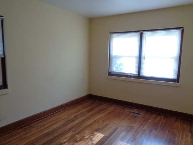 Building Photo - 180 Owl Creek Rd