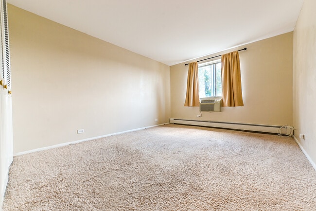 Building Photo - 1475 Rebecca Dr