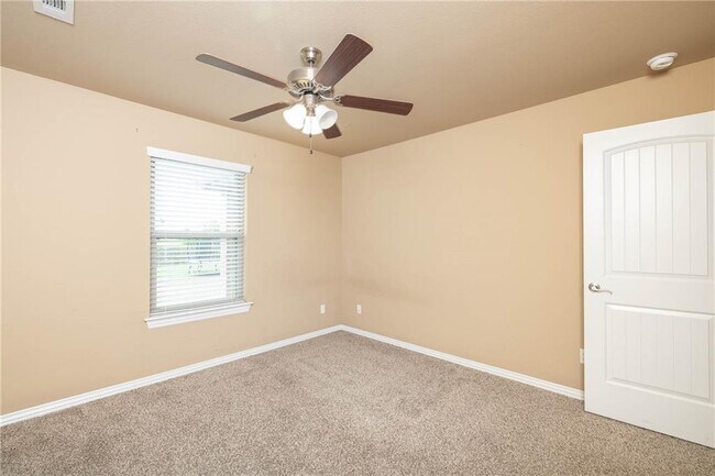 Building Photo - 13427 Meadow Ridge
