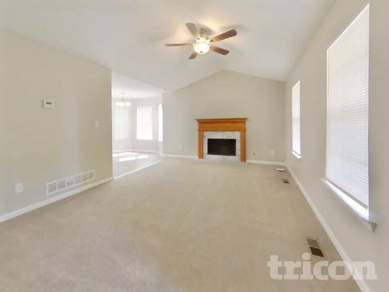 Building Photo - 432 Pine Valley Dr