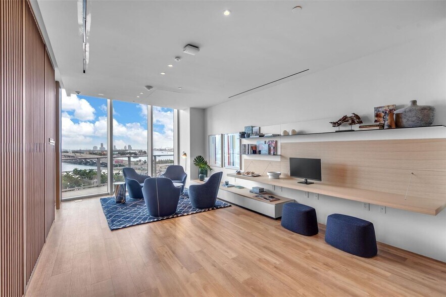 Building Photo - 1400 Biscayne Blvd